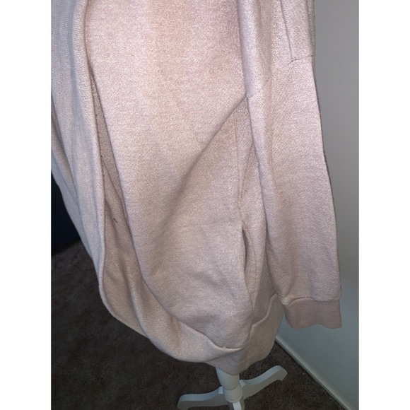 Cute Sweater with Pockets Size Small - Picture 2 of 4